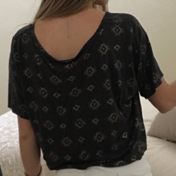 Cropped Hollister T-Shirt size M - Picture 6 of 6